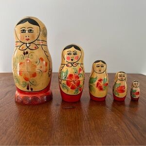 Vintage Russian Matryoshka Nesting Dolls - Hand-Painted Set of 5
